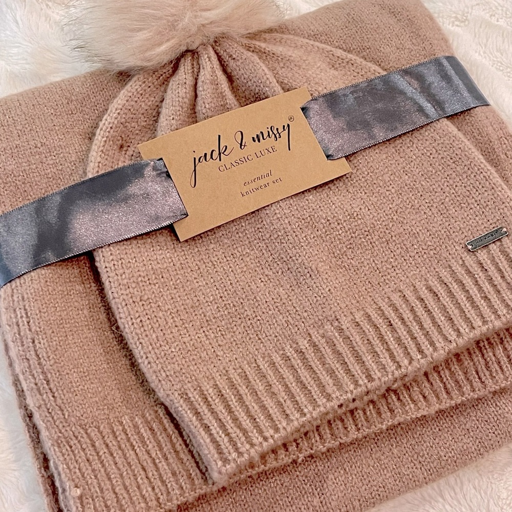 🛑SOLD🛑Jack & Missy, Classic Luxe, Hat and Scarf set, NWT, Blush Pink